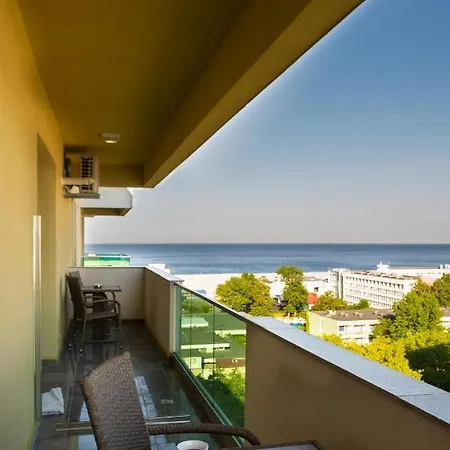 Apartment Ayan Moonlight Mamaia