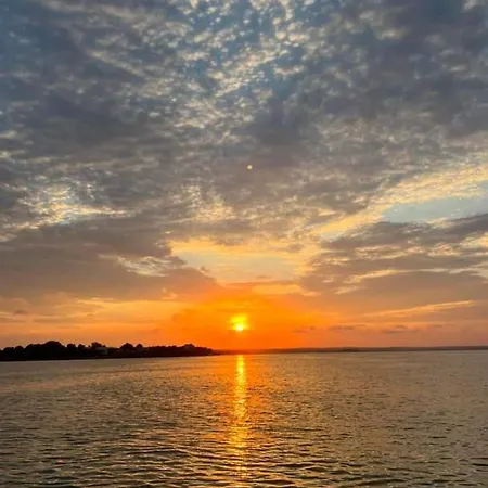 Ayan Moonlight Mamaia